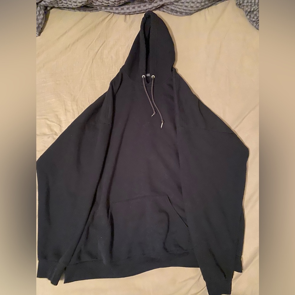men’s all black hoodie